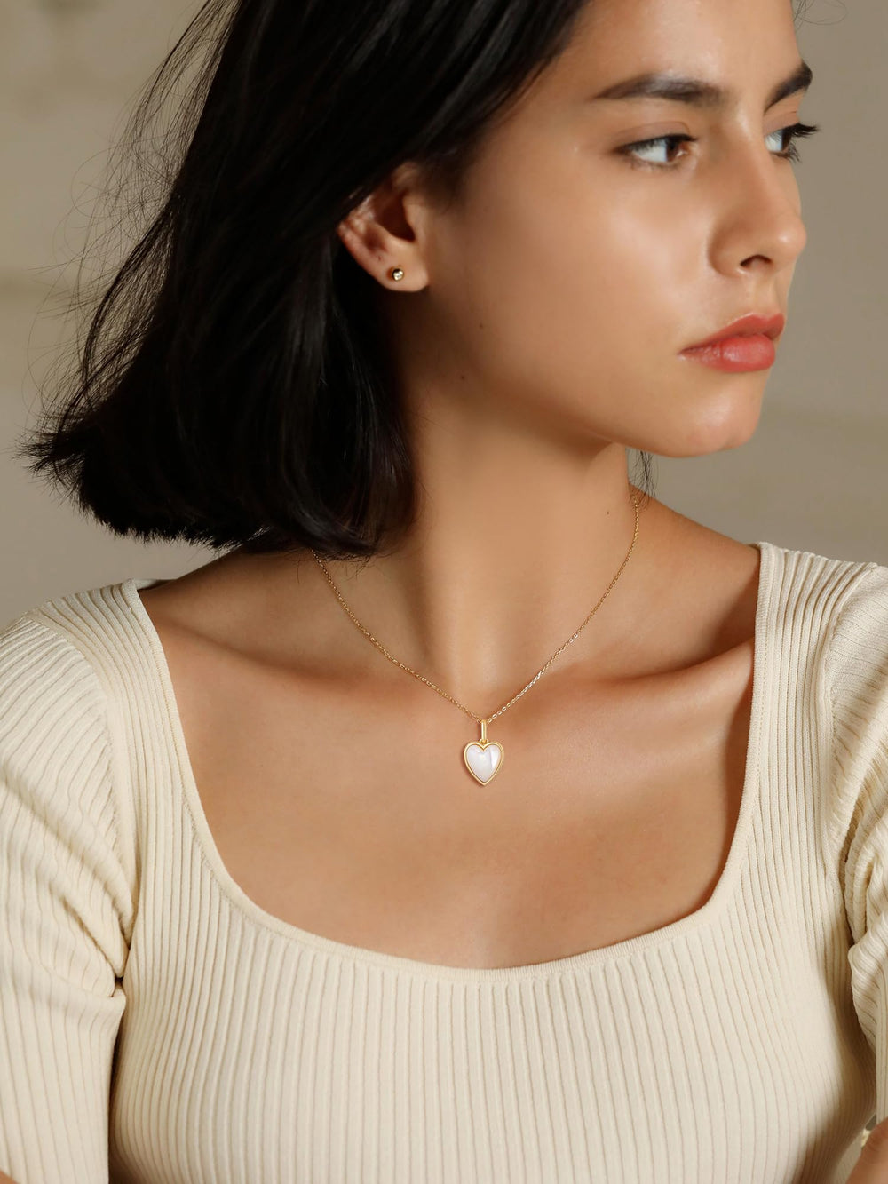 Mother of Pearl Heart Pendant Necklace